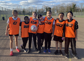 Year 7 8 netball photo 01