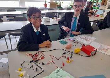 Science- Squishy Circuits