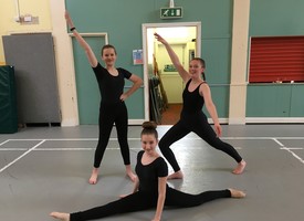 Gcse dancers 02