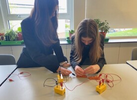 Science club squishy circuits for electrical engineering 03