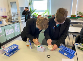 Science club investigating rate of reactions 03