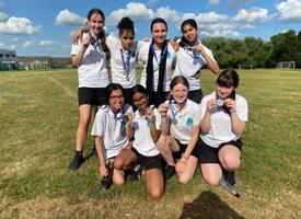 Year 9 rounders team 2023 photo 01