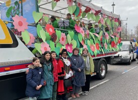 Staff and students with mayor and final float